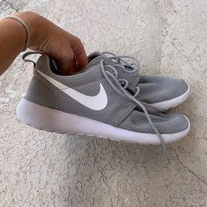 grey roshies